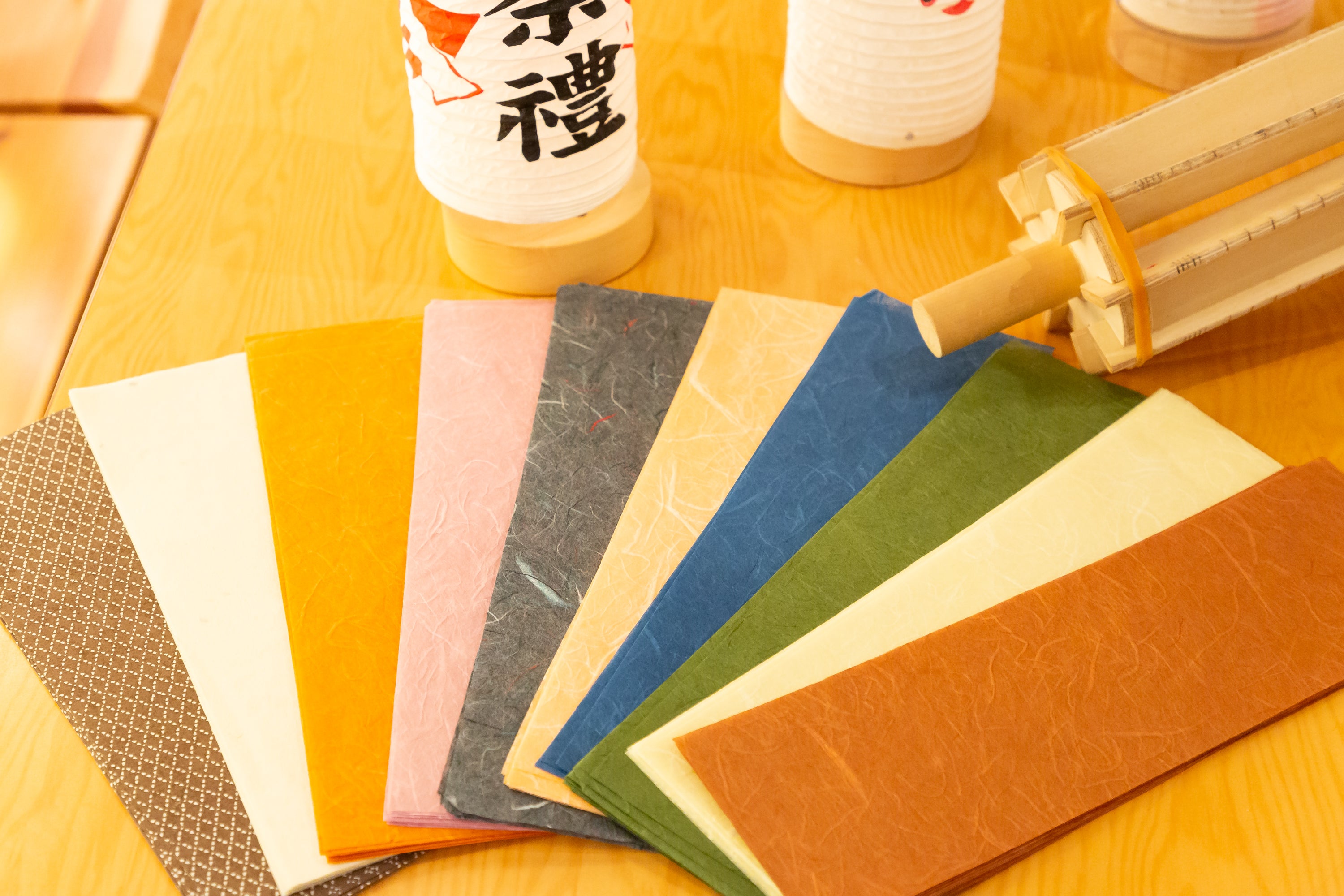 【伏谷商店】和紙で灯りを作る 名古屋提灯づくり体験