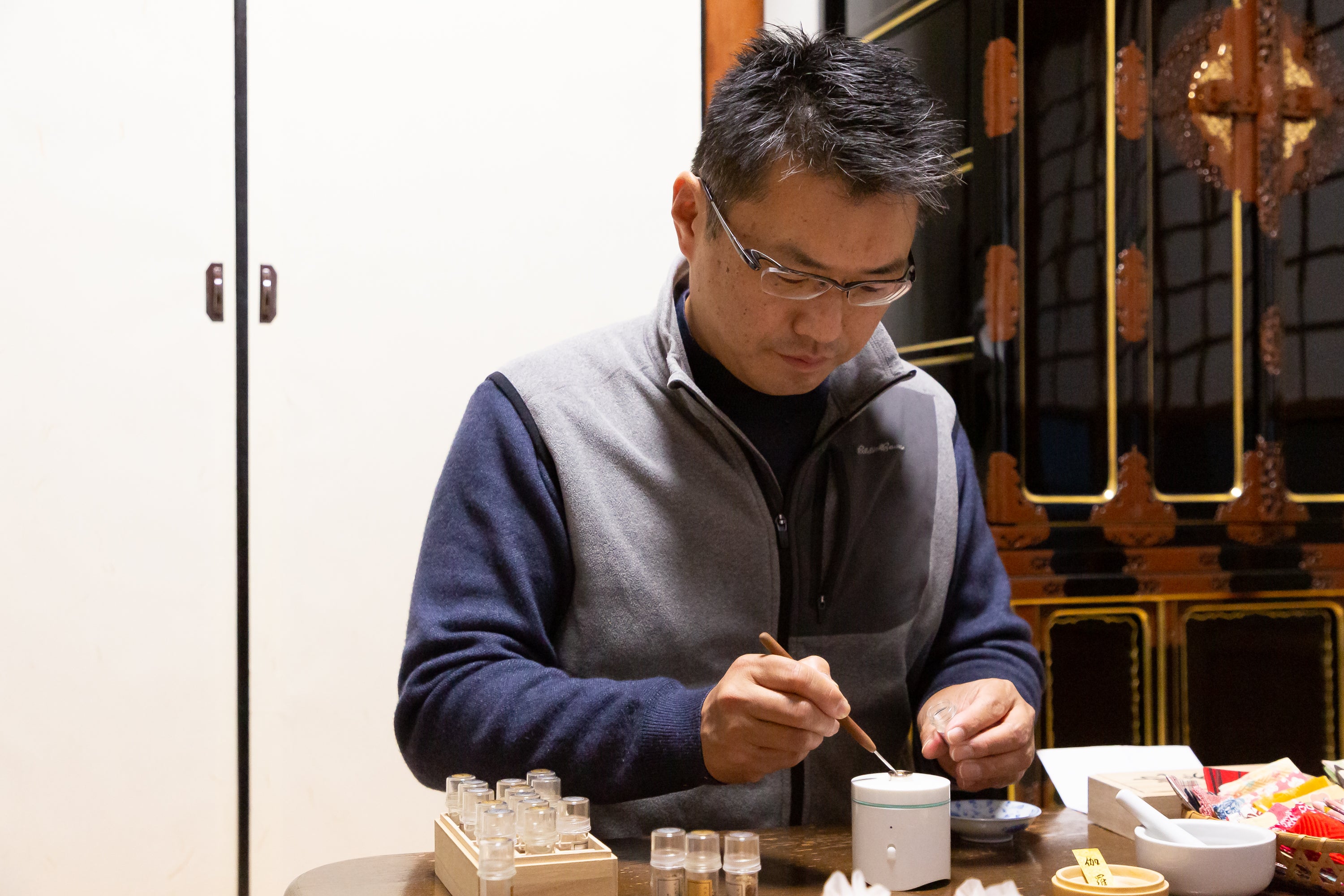 【高田佛具店】仏具の工房で学ぶ 日本の聞香文化体験。